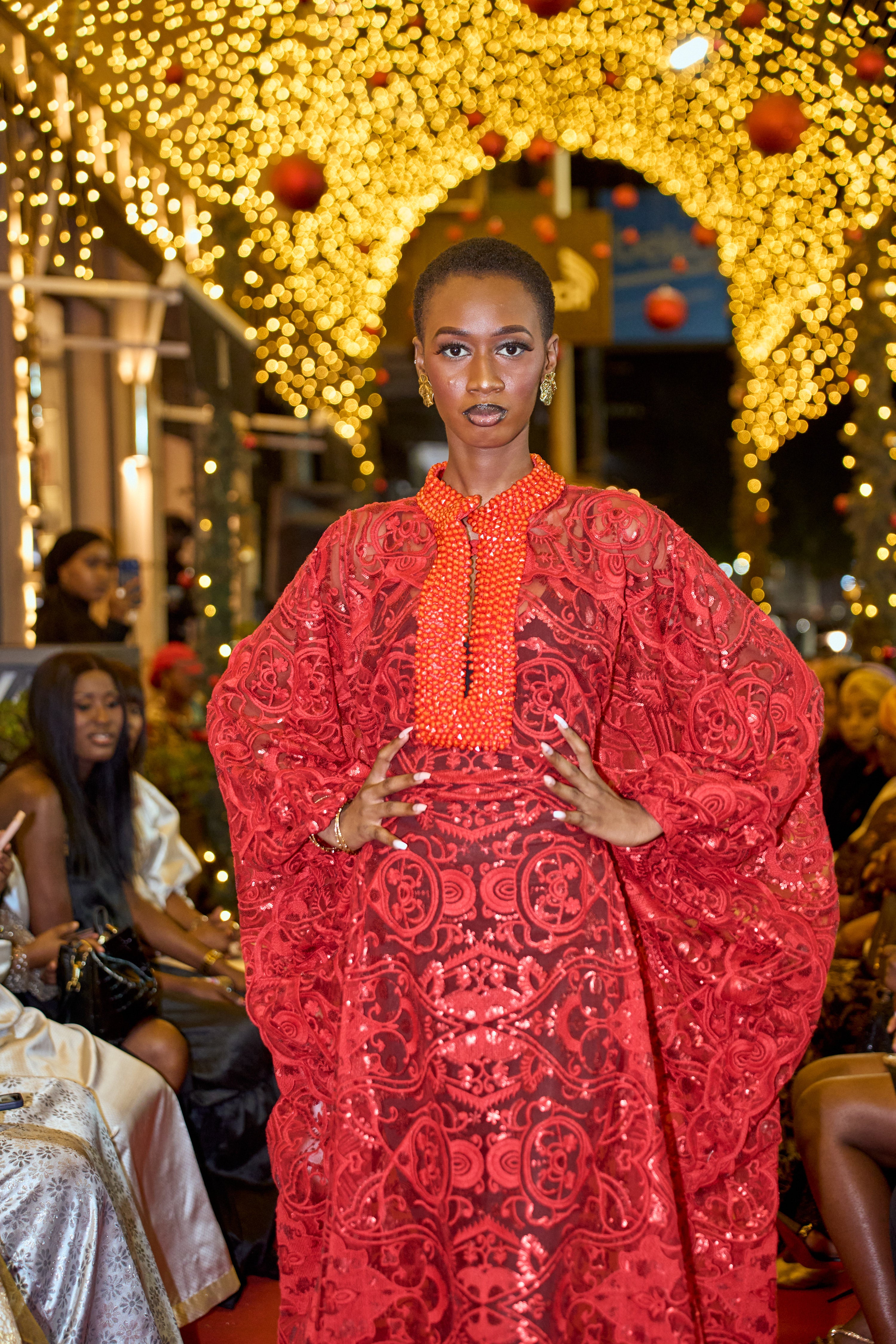 Robe en dentelle perlée