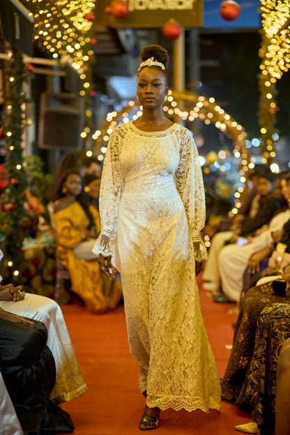 Robe en dentelle blanche