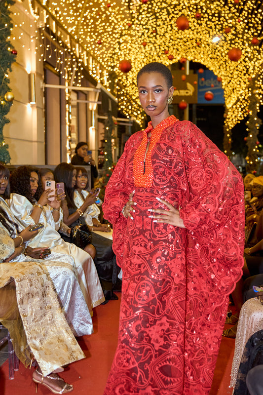 Robe en dentelle perlée