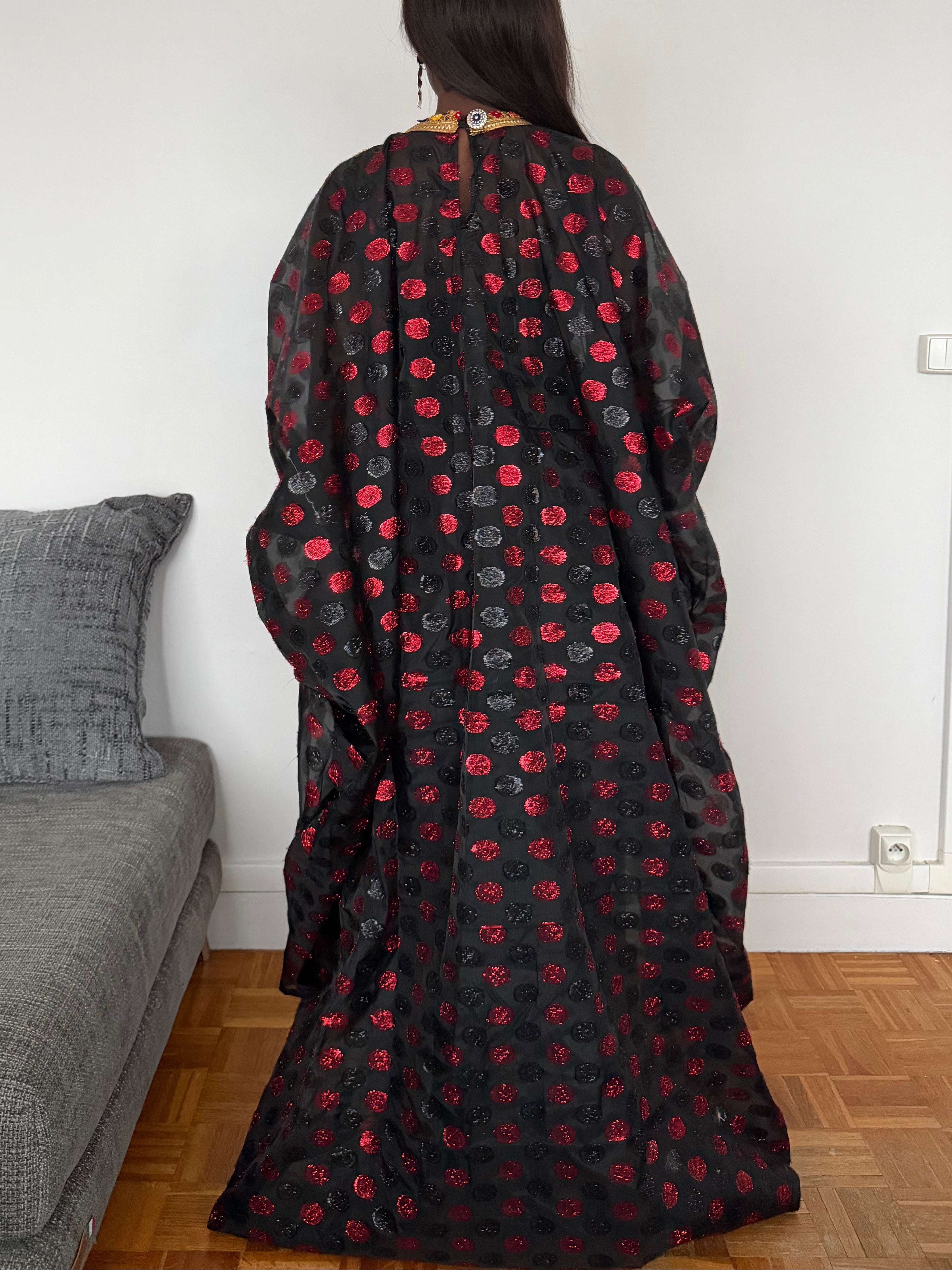 Tunique en organza et brocard noir